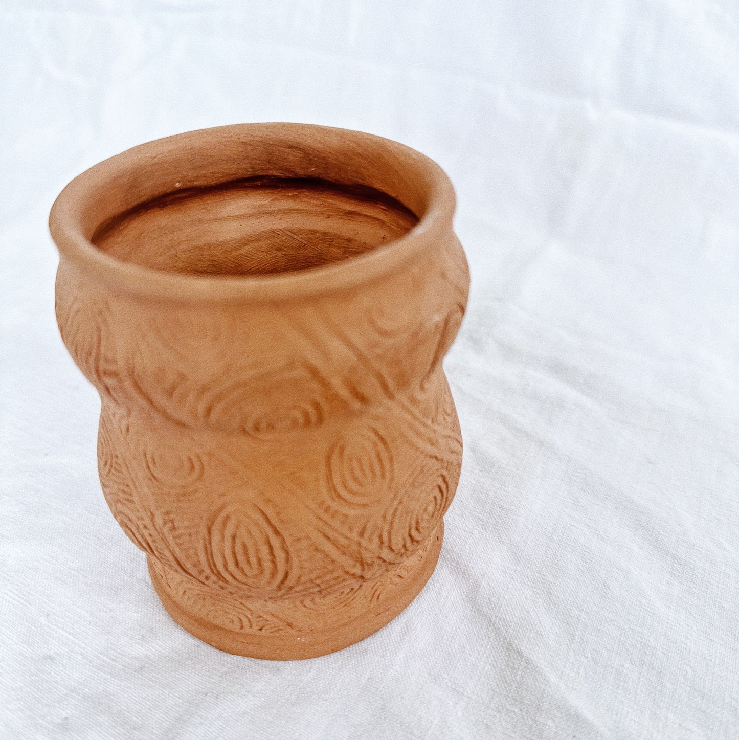 Liten vas terrakotta